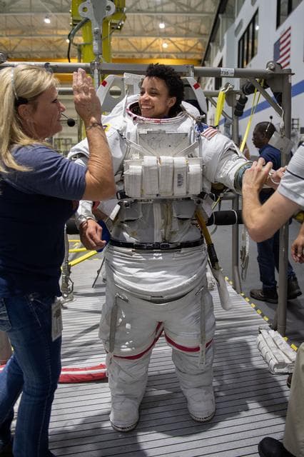 NASA image: 2017 ASCAN class members during ASCAN EVQ NBL 6 training