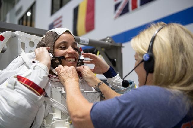 NASA image: 2017 ASCAN class members during ASCAN EVQ NBL 6 training