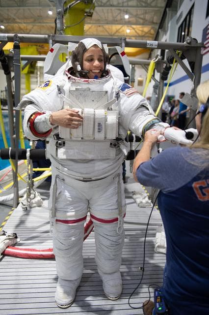NASA image: 2017 ASCAN class members during ASCAN EVQ NBL 6 training