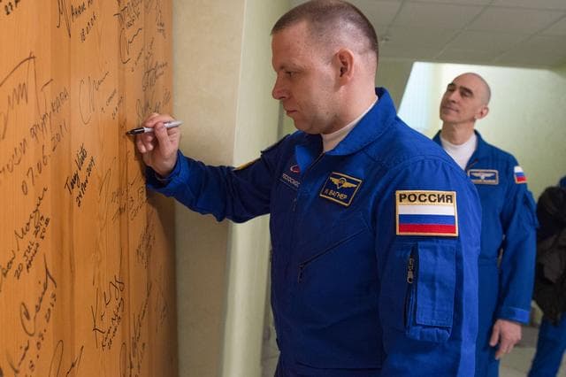 NASA image: Expedition 63 Preflight