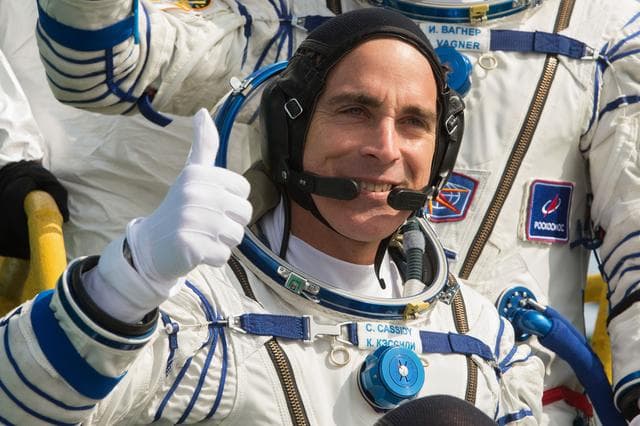 NASA image: Expedition 63 Crew Waves Farewell