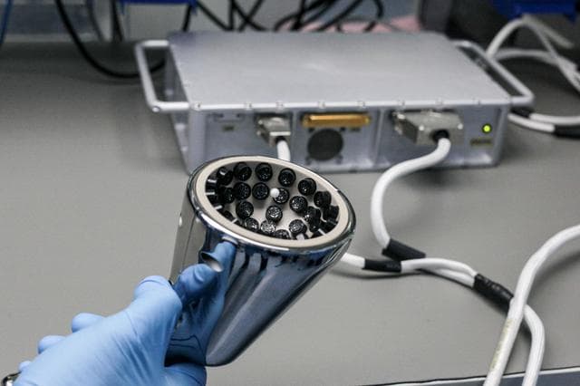 NASA image: Ultrasonic Tweezers