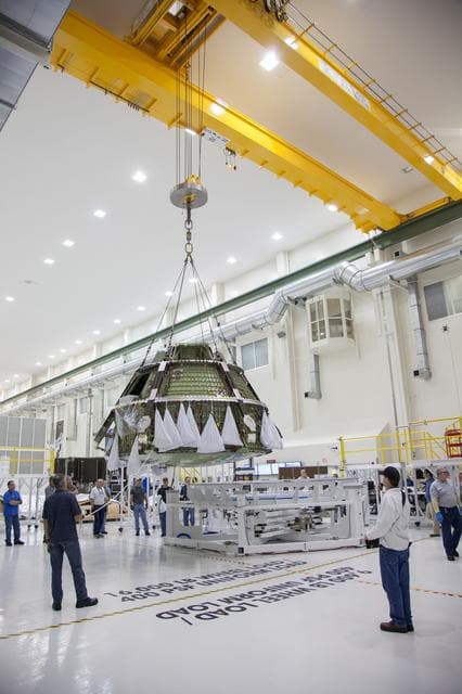 NASA image: KSC-313D-0153_025