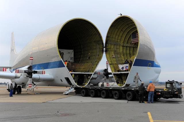 NASA image: Orion Heat Shield Transported by Super Guppy to KSC