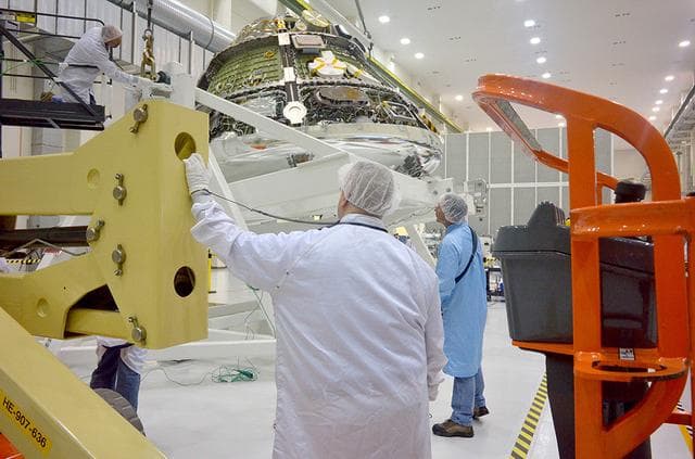 NASA image: Orion Weight and Center of Gravity Test