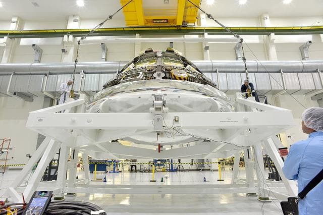 NASA image: Orion Weight and Center of Gravity Test