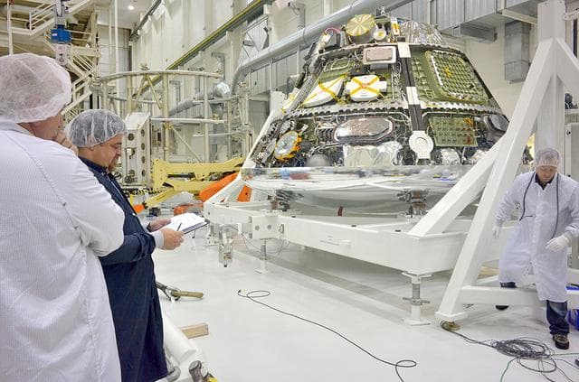 NASA image: Orion Weight and Center of Gravity Test