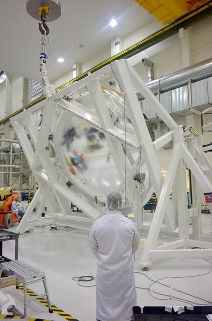 NASA image: Orion Weight and Center of Gravity Test