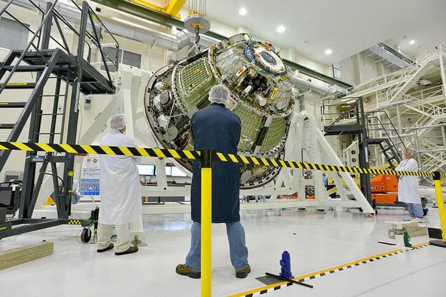 NASA image: Orion Weight and Center of Gravity Test