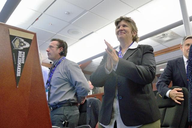 NASA image: Orion team watches the spacecraft return