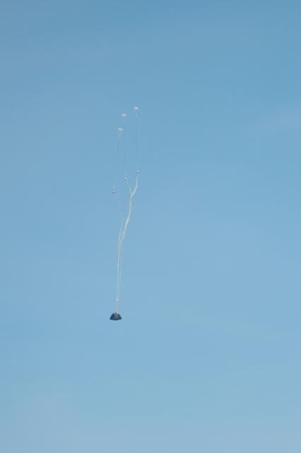 NASA image: Orion returns to Earth after a succesfull flight