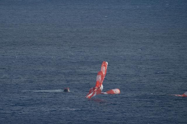 NASA image: Orion returns to Earth after a succesfull flight