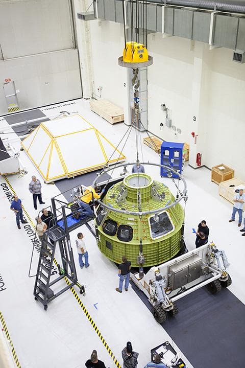 NASA image: Orion EM-1 Fully Unwrapped and Moved to Birdcage