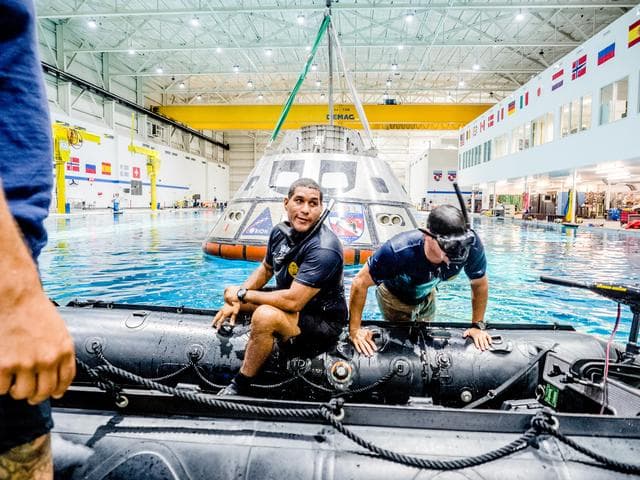 NASA image: US Navy Divers practice recovery operations at JSC
