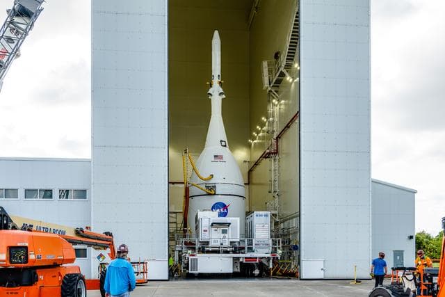 NASA image: Preparing Orion for transport