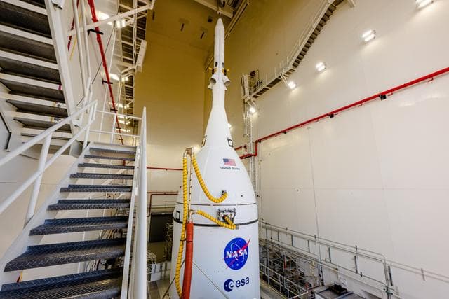 NASA image: Preparing Orion for transport