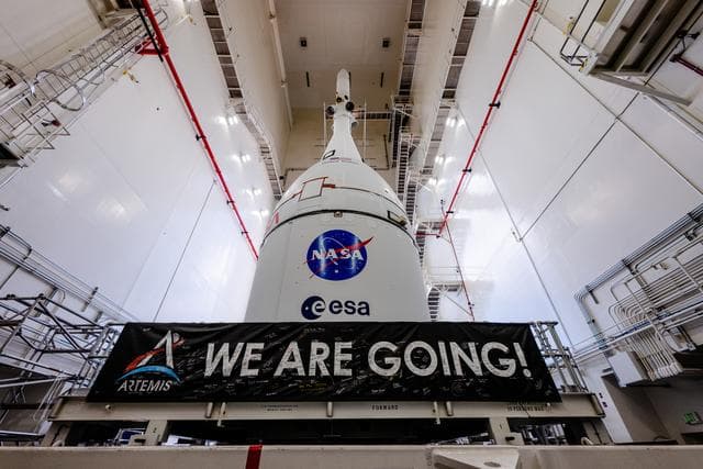 NASA image: Preparing Orion for transport