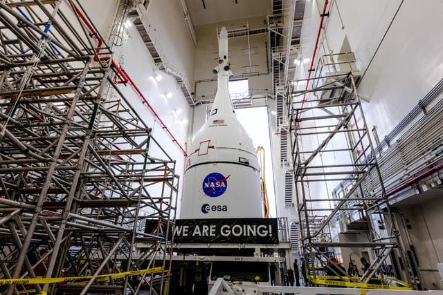 NASA image: Preparing Orion for transport