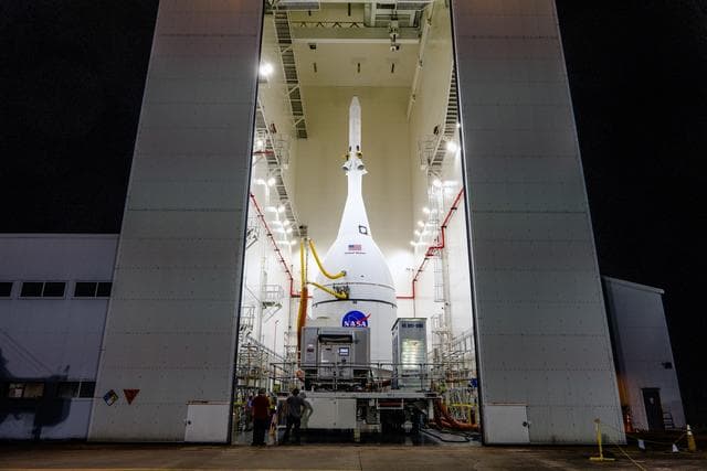 NASA image: Preparing Orion for transport