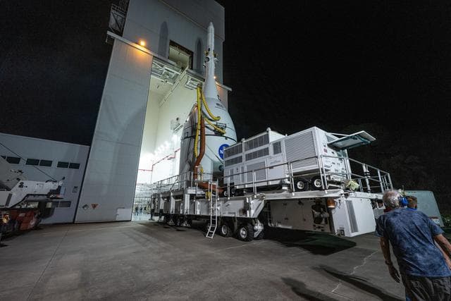 NASA image: Preparing Orion for transport