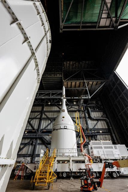 NASA image: Orion arrives at the VAB
