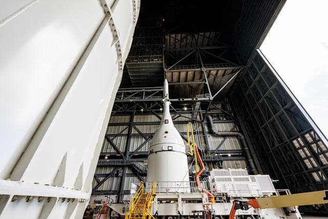 NASA image: Orion arrives at the VAB