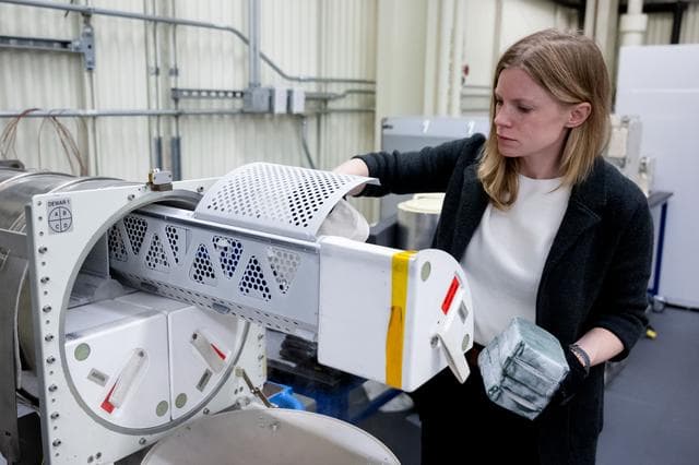 NASA image: NASA astronaut Zena Cardman conducts cold transfer skills training
