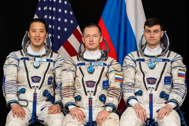 NASA image: The Soyuz MS-27 crew members