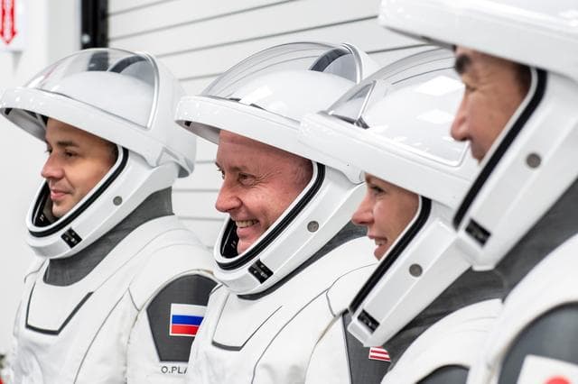 NASA image: The crew of NASA’s SpaceX Crew-11 mission train for their upcoming trip