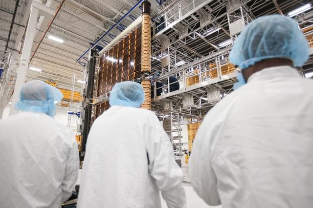 NASA image: Testing Gateway’s Roll-Out Solar Array (jsc2025e069608)