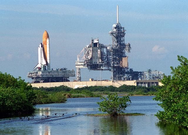 NASA image: ksc-95pc1752