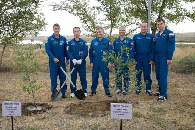NASA image: Expedition 49 Preflight