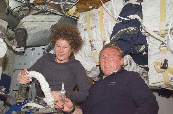 NASA image: Helms and Thomas in the middeck