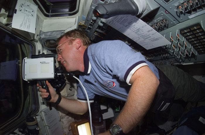 NASA image: Thomas uses laser range finder during rendezvous ops