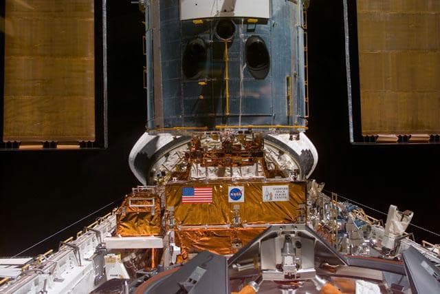 NASA image: View of the HST docked to the FSS in the PLB