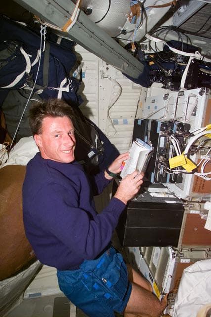 NASA image: MS Foale on middeck