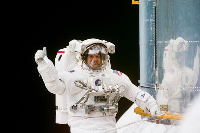NASA image: EVA-1 - Smith on HST