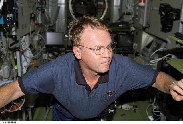 NASA image: Thomas floats through Zvezda