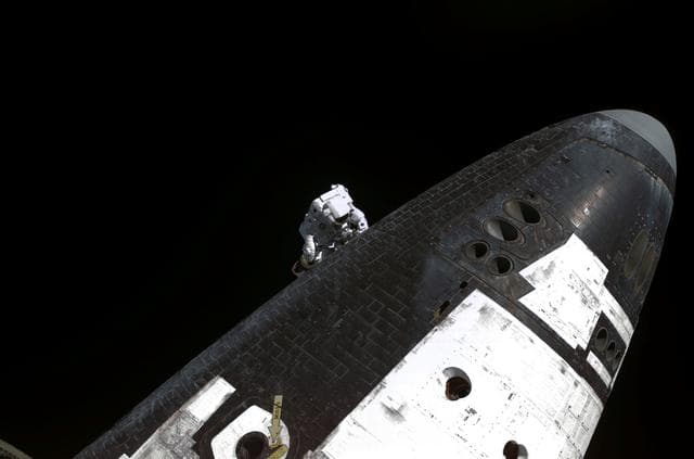 NASA image: Robinson during EVA 3