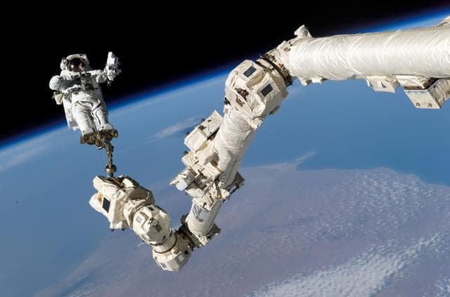 NASA image: EVA 3 - Robinson on Canadarm2
