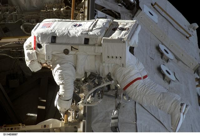 NASA image: EVA 3
