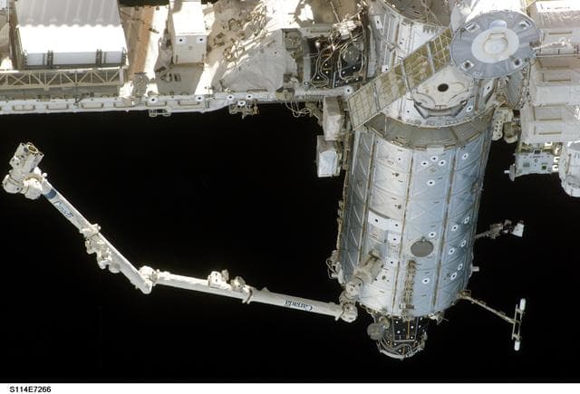 NASA image: Survey of the ISS during flyaround