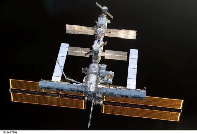 NASA image: Survey of the ISS during flyaround
