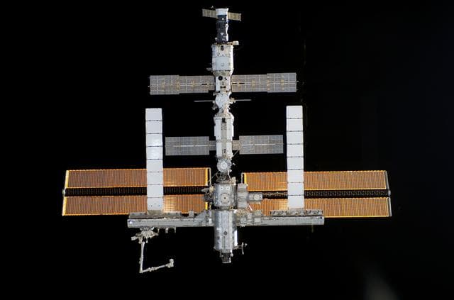ISS during approach of the STS-115 Space Shuttle Atlantis
