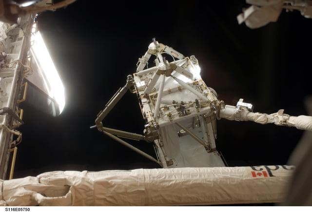 NASA image: P5 Truss installation