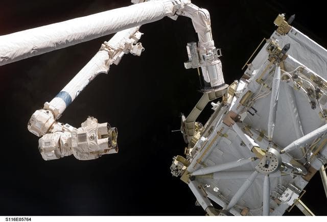 NASA image: P5 Truss installation