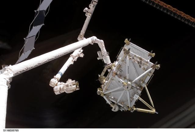 NASA image: P5 Truss installation