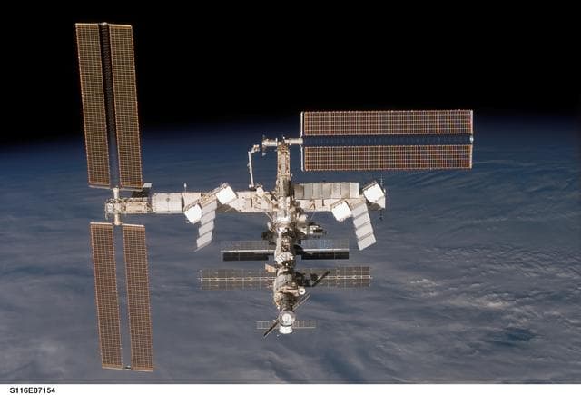 NASA image: Flyaround view of the aft and zenith sides of the ISS