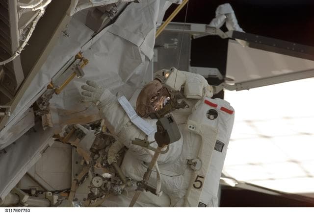 NASA image: Forrester works on the S3/S4 Trusses during EVA 4