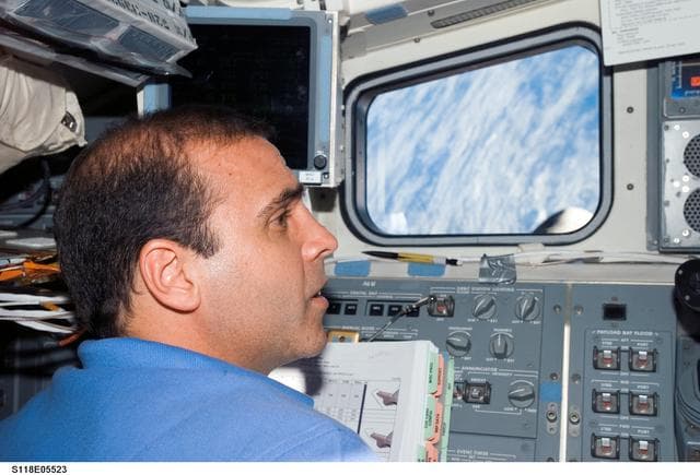 NASA image: View of Mastracchio working in the FD during STS-118